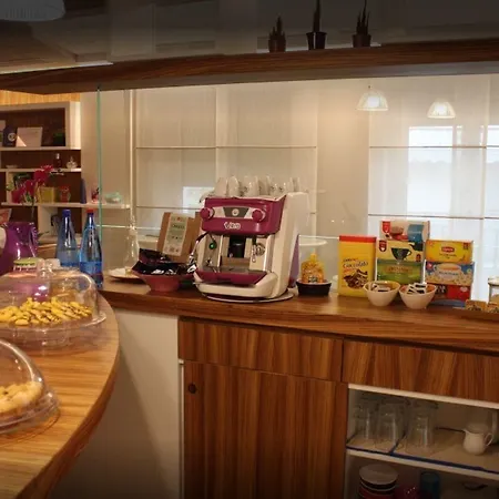 לינה וארוחת בוקר Casa Gaia 4*